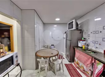 Apartamento com dois dormitórios Pari