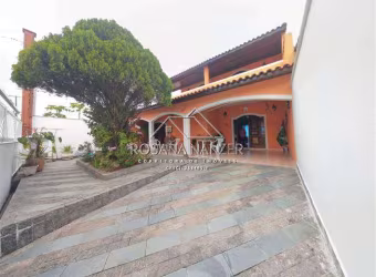 Sobrado com piscina e 4 dormitórios!