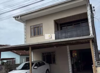 Conjunto de 02 sobrados e uma casa de madeira  à venda - Praia João Rosa