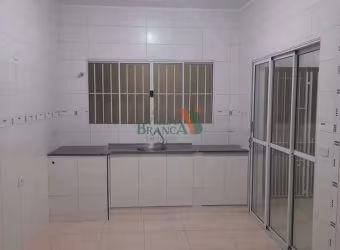 Casa com 2 dormitórios para alugar, 89 m² por R$ 2.600,00 - Villa Branca - Jacareí/SP