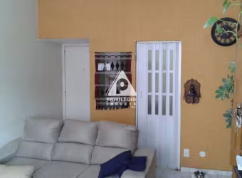 Apartamento, 2 quartos, sala, cozinha, banheiro, dependência completa e área de serviço.