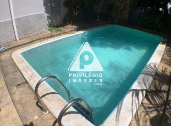 Casa de rua à venda, 5 quartos, 1 suíte, 4 vagas, Santa Teresa - RIO DE JANEIRO/RJ