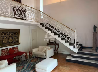 Casa Triplex 450m2, 04 quartos - Gávea RJ