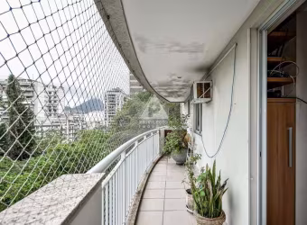 Apartamento duplo linear com quatro quartos, sendo três suítes com varandas sol da manhã, vista verde no condomínio Quartier no Catete RJ