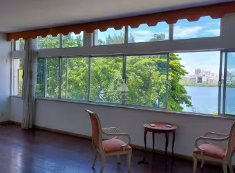 Apartamento com 200m² planta original, 4 quartos com vista incrível da Lagoa, Morro Dois Irmãos e Pedra da Gávea, sol da tarde.