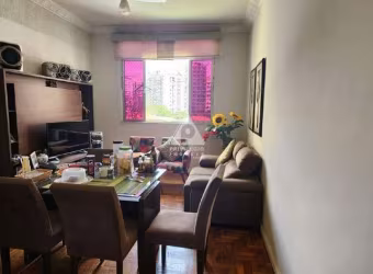 Excelente apartamento 2 quartos com dependência em rua Nobre do Bairro.