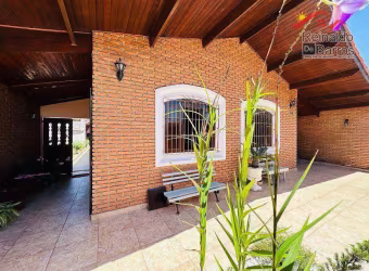 CASA COM 4 QUARTOS SENDO DUAS SUITES - LADO PRAIA