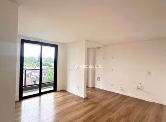 Apartamento com  1 ampla suíte com closet no Bairro Anita Garibaldi