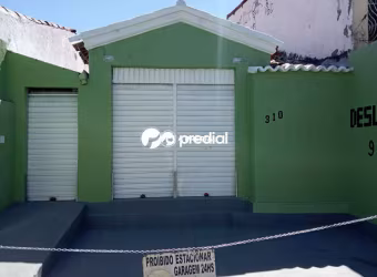 Loja com lavabo, a poucos metros do Extra supermercado.
