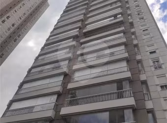Apartamento com 3 quartos à venda ou para locação em Moema - SP