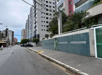 Apartamento em Praia Grande, Ocian com 02 dorm, uma suite e sacada goumet.