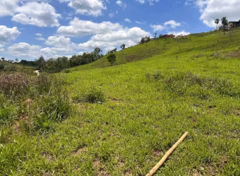 Natur Garden ll chácaras o novo conceito de residencial, em Aruja!.  Situado em Aruja, divisa com Santa Isabel no bairro Retiro próximo a escolas, comércios e mercadinhos. •Acesso 1km do asfalto, (óti