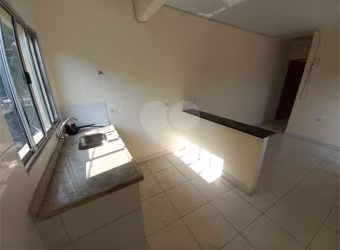 Casa de vila com 1 quartos para locação em Jardim Nadir - SP