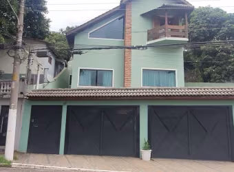 SOBRADO 04 QUARTOS SENDO 03 SUITES , 05 VAGAS DE GARAGEM E PISCINA