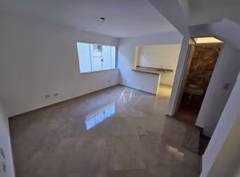 OPORTUNIDADE!!! CASA COM 2 SUÍTES, NOVA, NA CIDADE DE SANTOS!!!