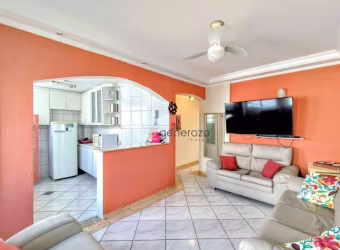 Apartamento á venda na praia das Pitangueiras, 02 dormitórios, 01 vaga de garagem, na quadra da praia.