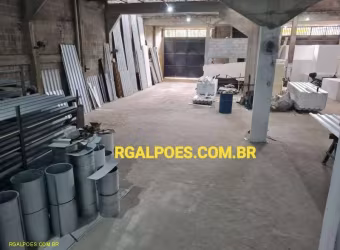 Barracão / Galpão / Depósito com 2 salas para alugar na Rua São Paulo, 1233, Campos Elíseos, Duque de Caxias por R$ 5.000
