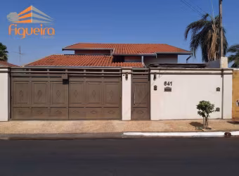 Casa com 4 dormitórios à venda, 293 m² por R$ 950.000,00 - Celina - Barretos/SP