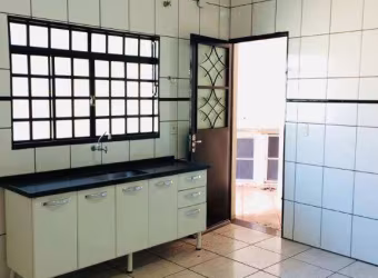 Casa com 3 dormitórios à venda, 127 m² por R$ 380.000,00 - Jardim Universitário - Barretos/SP
