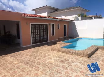 Casa em condomínio fechado 3 suítes sendo 1 suite 200m2 em Piatã