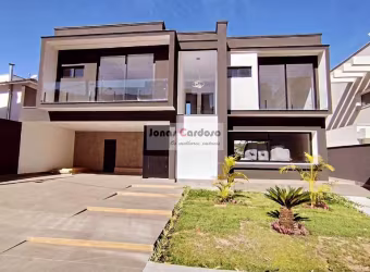Imperdível casa à venda no Jardim das Cerejeiras em Arujá. Com 4 quartos, 4 suítes, 3 salas, 5 banheiros, 5 vagas, 240m². Confira!