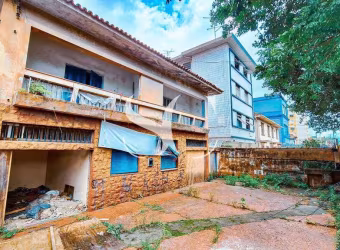 Vende-se prédio em terreno de 600m², no bairro de Encruzilhada em Santos