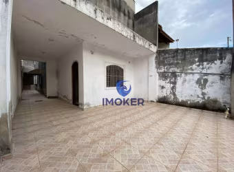 Sobrado no centro de Poá/SP; 2 dormitórios (1 suíte); quintal; 1 banheiro social; sala de tv; cozinha (2 ambientes); área de serviço coberta.