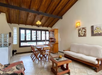 Casa semi nova,  com 4 pavimentos, localizada na Rua Cel. Fernando Machado. Esta casa pode ser utilizada para residência ou comercio. &lt;BR&gt;&lt;BR&gt;No pavimento térreo, possui sala de estar, lav