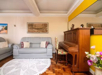 Excelente apartamento de 152m² no bairro Floresta em Porto Alegre.&lt;BR&gt;O imóvel possui 4 dormitórios sendo 3 com sacada e 1 suíte americana com hidromassagem, banheiro social com ventilação natur