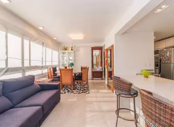 SUA FAMÍLIA MERECE! Belíssimo apartamento semimobiliado, oferece um living maravilhoso com 3 ambientes, churrasqueira, cozinha americana e lavanderia separada. Na área íntima,3 dormitórios, sendo 3 su