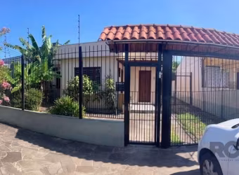 Casa à Venda no Jardim Itu Sabará Porto Alegre. A casa perfeita para quem busca espaço, conforto e praticidade: 3 dormitórios, sendo 1 suíte Ideal para sua família. Área construída: 158m² Amplo espaço