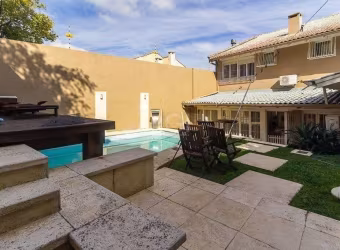 Casa com 4 quartos, 465m2 no Chácara das Pedras. &lt;BR&gt;Excelente casa com quatro dormitórios, sendo 3 suítes e 1 das suítes master com banheira de hidromassagem,  todas com ampla sacada e um dormi