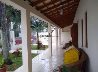 Casa com 3 dormitórios à venda, 270 m² por R$ 650.000,00 - Laranjal - Pelotas/RS