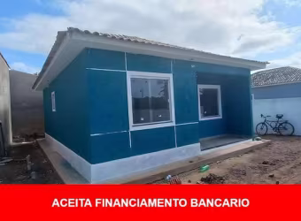 Excelente casa com 02 quartos, sala, cozinha, banheiro social e área de serviço coberta, ótima localização, local tranquilo e de fácil acesso. Aceita