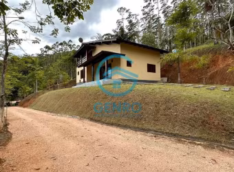 Lindo Sítio de Alto Padrão com Piscina e Terreno de 310.000m² ( 31 HECTARES ) à venda em São João Batista/SC