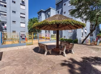 Ótimo apartamento na Azenha, Condomínio Monte Bello, reformado, com 52m² privativos, de 2 dormitórios e *vaga rotativa. Possui sala ampla, 2 dormitórios, banheiro com box de vidro e ventilação natural