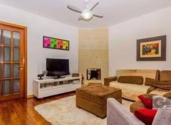 Casa com 7 Quartos e 6 vagas à Venda, 470 m² no Bairro Petrópolis