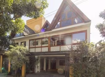 Sobrado para Venda - 656m², 5 dormitórios, sendo 4 suites, 2 vagas - Cristo Redentor