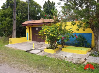 Casa em Itanhaém, com 3  dormitórios, sala.cozinha, 2 banheiros, 3 chuveiros, quintal com churrasqueira
