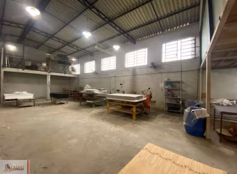 Aluguel de GALPÃO comercial com 2 salas espaçosas,  banheiros completo, 4 vagas de garagem exclusivas e incríveis 750,00 m2