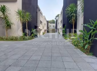 Casa em Condomínio à venda no Alto da Boa Vista com piscina próximo Escola Waldorf Rudolf Steiner