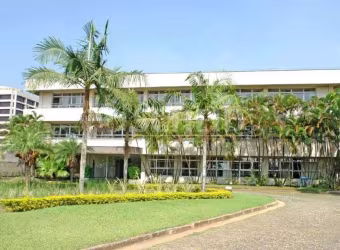 Prédio corporativo com 8271m² em Santo Amaro à 300m da Ponte João Dias e Marginal Pinheiros.