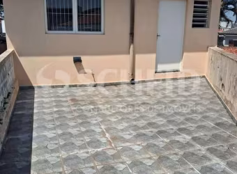 Casa térrea de 3 dormitórios sendo uma suíte com banheira no Jardim campo grande.