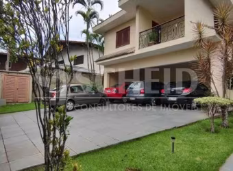 Maravilhoso sobrado, com 432,27m² de área construída, a poucos metros do laguinho de Interlagos