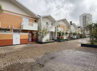 Casa em  condomínio fechado , para alugar,  moliere, 2 quartos sendo 2 suíte, 2 vagas .