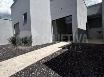 Casa à venda, 2 quartos, 1 suíte, 2 vagas, SHOPPING PARK - UBERLANDIA/MG