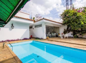 Casa térrea com 3 quartos à venda em Alto De Pinheiros - SP
