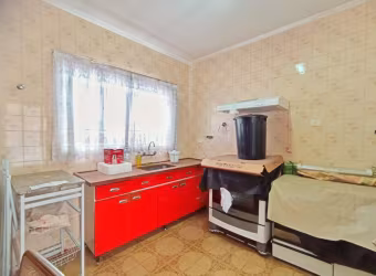 Casa à venda, 128m2, com 3 dormitórios, 2 vagas por R$ 395 mil, próximo à praça, Cidade Jardim II,