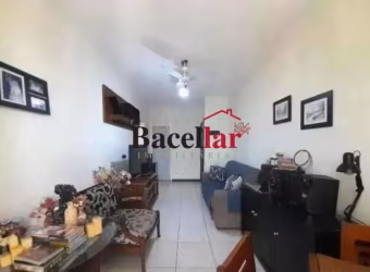 Apartamento com 2 quartos à venda na Rua dos Tupinambás, Ramos, Rio de Janeiro, 72 m2 por R$ 270.000