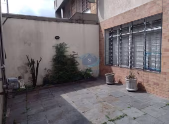 Sobrado a venda com 4 dormitórios, sendo uma suíte, com 3 vagas no Jardim da Glória